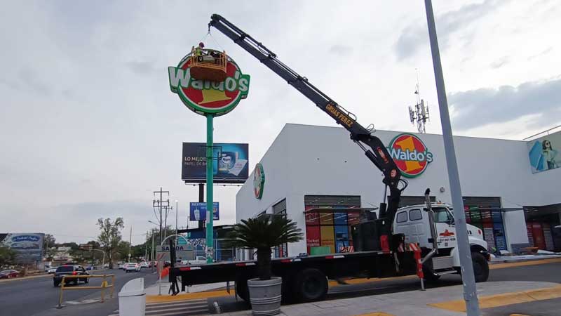 01-grua-hiab-de-16-toneladas-gruas-industriales-perez-renta-de-gruas-industriales