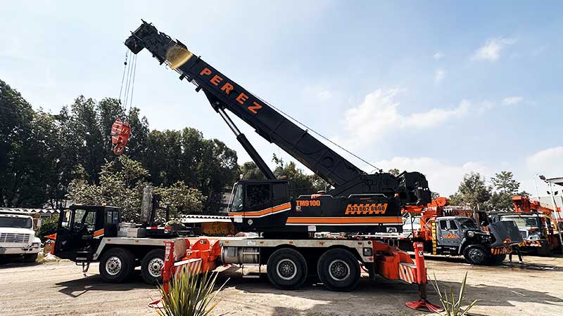02-Grua-de-100-toneladas-y-renta-de-gruas-industriales-gruas-industriales-perez