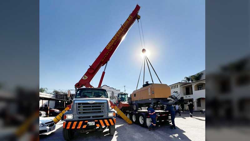 03-grua-titan-de-30-toneladas-gruas-industriales-perez-renta-de-gruas-industriales