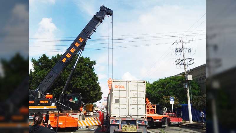 05-Grua-de-100-toneladas-y-renta-de-gruas-industriales-gruas-industriales-perez