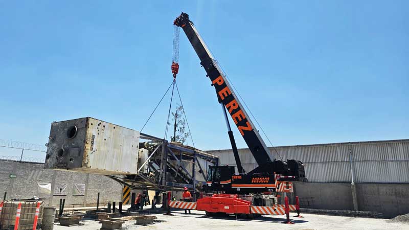 grua-perez-industriales-titan-de-100-toneladas-gruas-industriales-perez-renta-de-gruas-industriales